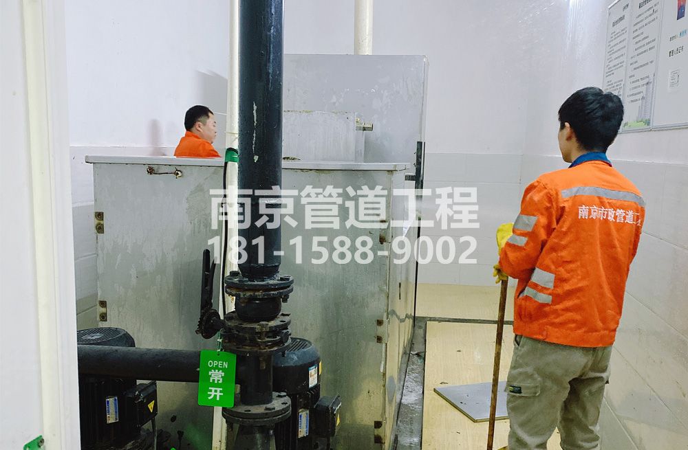 302南炼新村隔油设备清洗