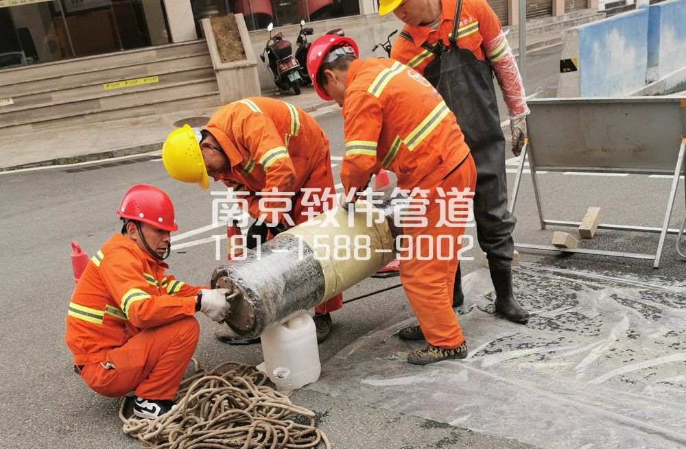 南炼新村管道修复