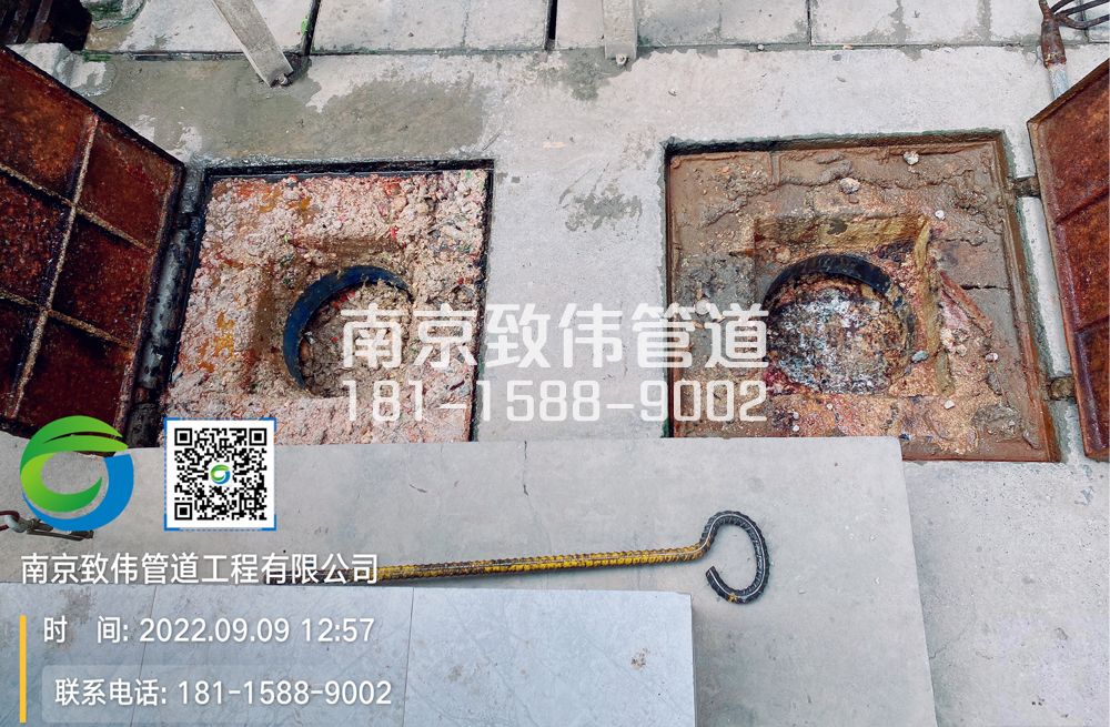 南炼新村工地食堂隔油池油污清理施工现场